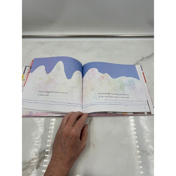 The Snowy Day Ezra Jack Keats Hardcover Caldecott Medal Childrens Book 067065400 - Picture 7 of 12